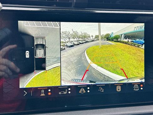 Used 2024 GMC Sierra 2500 AT4 w/ AT4 Premium Plus Package image 14