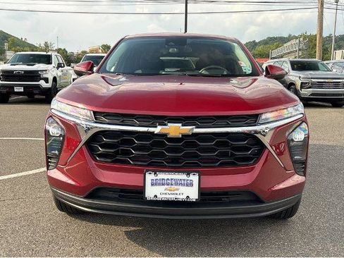Used 2024 Chevrolet Trax LS w/ LS Convenience Package FWD image 27