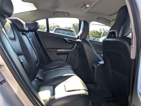 Used 2015 Volvo S60 T5 Platinum image 3