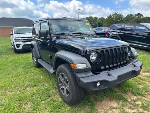 Used 2023 Jeep Wrangler Sport AWD/4WD image 4