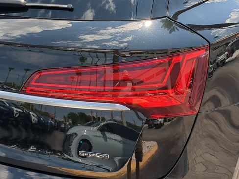 Used 2023 Audi Q5 2.0T Premium w/ Convenience Package AWD/4WD image 9