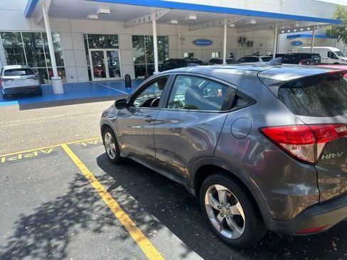 Used 2018 Honda HR-V LX image 8
