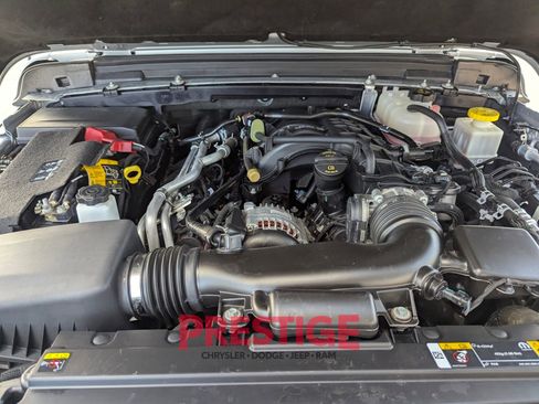Used 2023 Jeep Gladiator Sport AWD/4WD image 38
