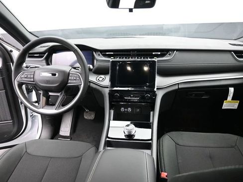 New 2026 Jeep Grand Cherokee L Laredo AWD/4WD image 25