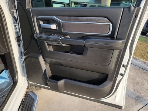 Used 2024 RAM 3500 Big Horn image 13