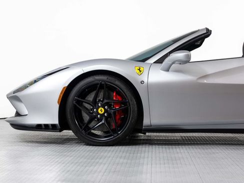 Used 2022 Ferrari F8 Tributo RWD image 12