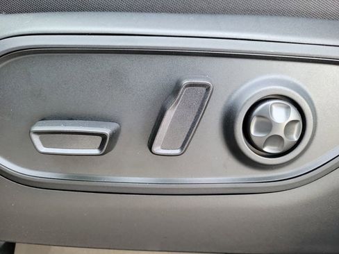 New 2026 Jeep Grand Cherokee Altitude AWD/4WD image 16