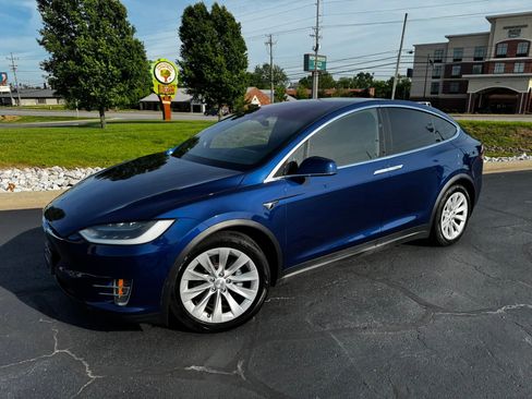 Used 2017 Tesla Model X 100D AWD/4WD image 3