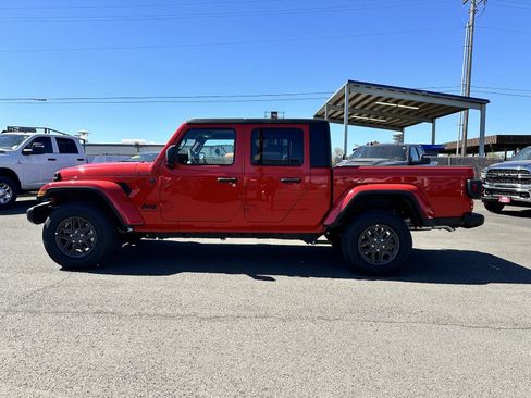 New 2024 Jeep Gladiator Sport image 2