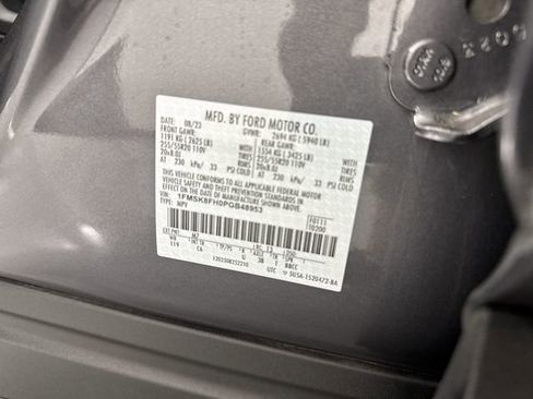 Used 2023 Ford Explorer Limited w/ Limited Technology Package AWD/4WD image 39