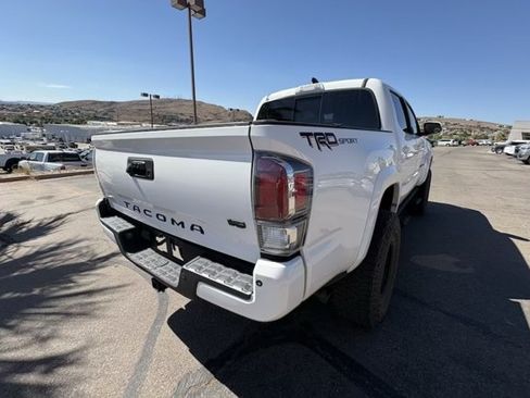 Used 2021 Toyota Tacoma TRD Sport w/ Technology Package RWD image 5
