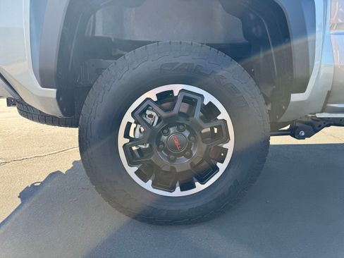 Used 2025 Toyota Tacoma TRD Off-Road w/ TRD Off Road Upgrade Package AWD/4WD image 12