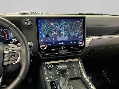 Used 2024 Lexus GX 550 w/ Accessory Package (2T) AWD/4WD image 9