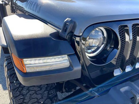 Used 2023 Jeep Wrangler Willys image 33