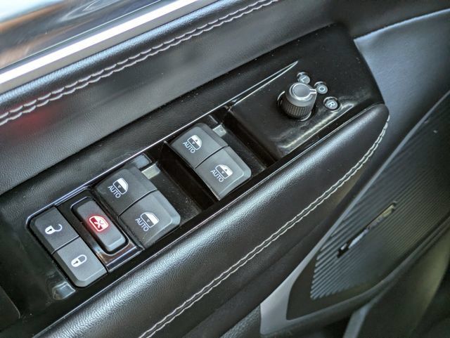 Certified 2022 Jeep Wagoneer Series I RWD image 17