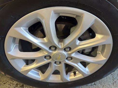 Used 2019 Chevrolet Equinox LT image 37