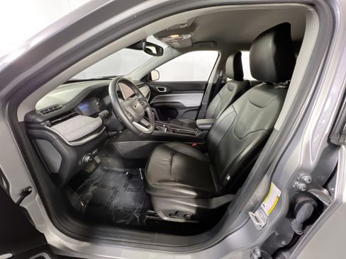 Used 2022 Jeep Compass Latitude AWD/4WD image 19