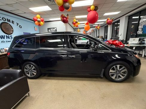 Used 2016 Honda Odyssey Touring Elite image 10