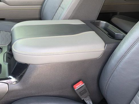 Used 2024 Chevrolet Silverado 1500 ZR2 w/ Technology Package image 9