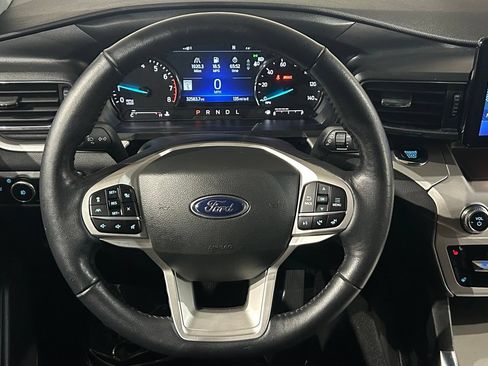 Used 2023 Ford Explorer XLT w/ Equipment Group 202A AWD/4WD image 77