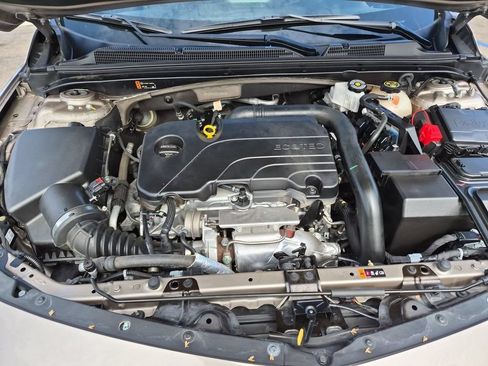 Used 2023 Chevrolet Malibu LT FWD image 30