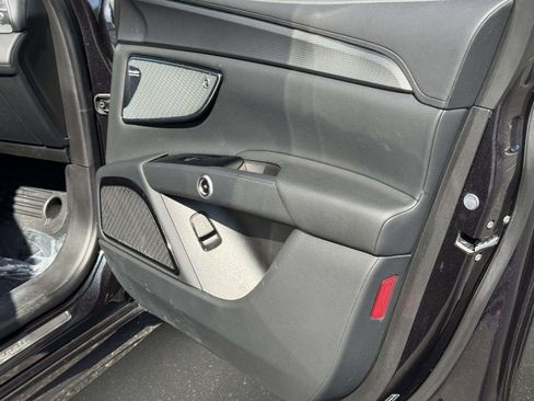 Used 2023 Maserati Grecale GT image 25