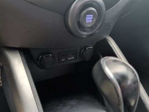 Used 2013 Hyundai Veloster Turbo image 31