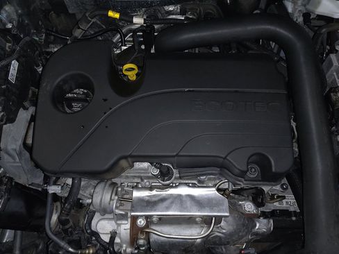 Used 2024 Chevrolet Equinox LT image 30