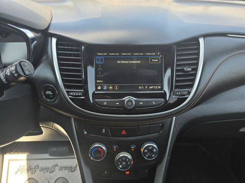 Used 2019 Chevrolet Trax LT FWD image 8