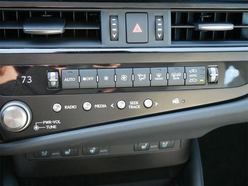 New 2025 Lexus ES 300h w/ Premium Package image 20