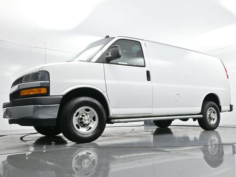 Used 2022 Chevrolet Express 2500 w/ Driver Convenience Package image 38