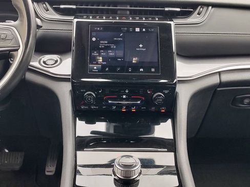 Used 2021 Jeep Grand Cherokee L Laredo w/ Luxury Tech Group I AWD/4WD image 13