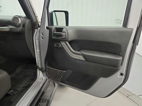 Used 2017 Jeep Wrangler Unlimited Sport AWD/4WD image 31