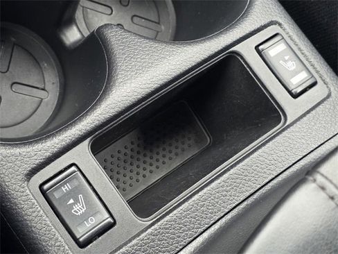 Used 2018 Nissan Rogue SV w/ Premium Package image 30