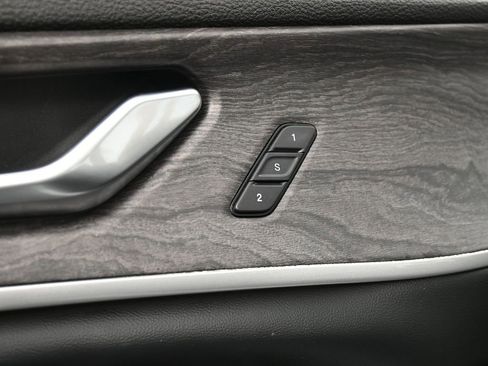 Used 2023 Jeep Grand Cherokee L Limited image 17