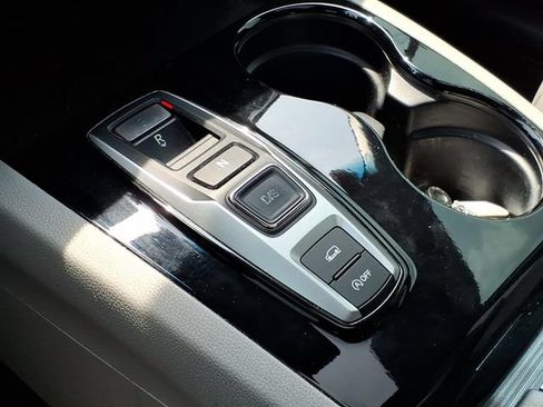 Used 2016 Honda Pilot Touring image 30