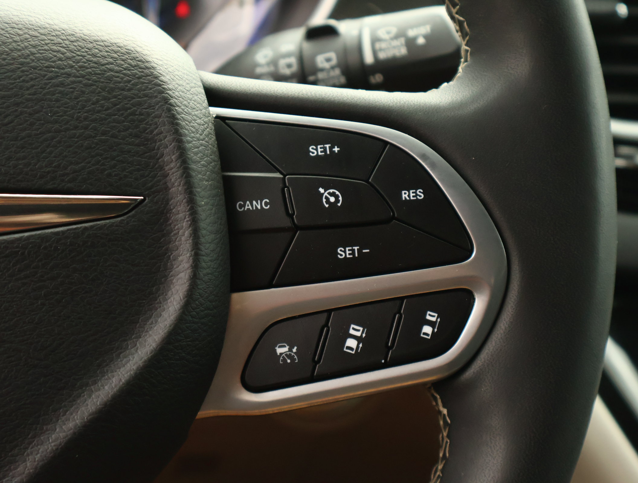 Used 2024 Chrysler Pacifica Touring-L FWD image 16
