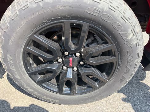 Used 2024 GMC Sierra 1500 Elevation AWD/4WD image 12