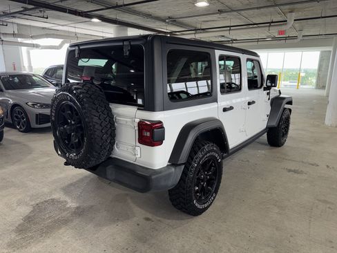 Used 2022 Jeep Wrangler Unlimited Sport AWD/4WD image 8