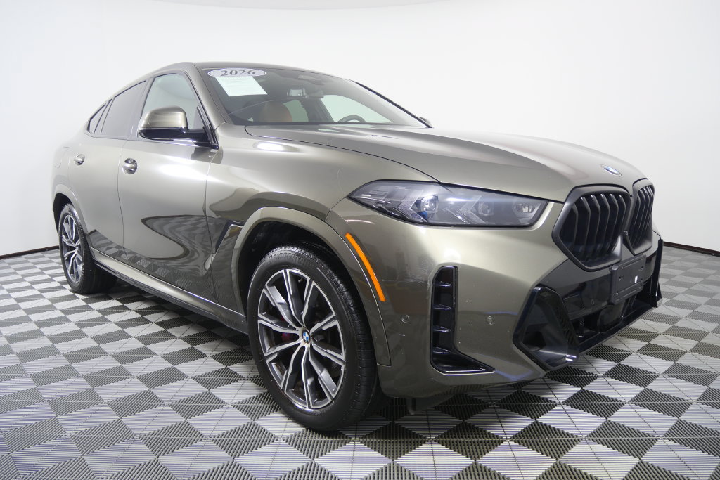 Certified 2026 BMW X6 xDrive40i AWD/4WD image 2