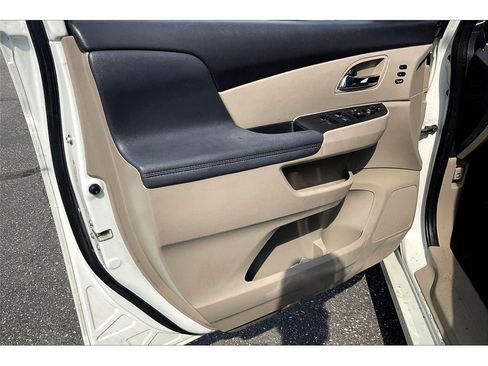 Used 2015 Honda Odyssey Touring Elite image 24
