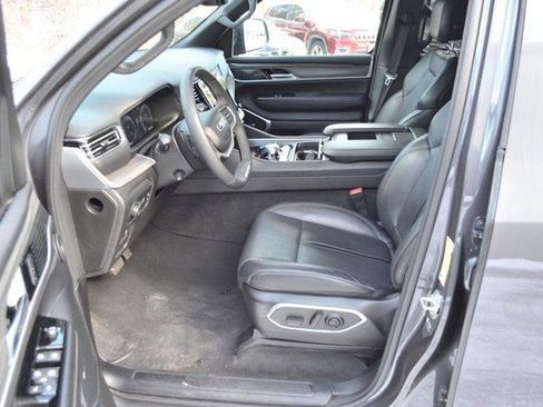 Used 2024 Jeep Wagoneer Series III image 16