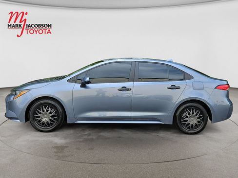 Used 2025 Toyota Corolla LE w/ Convenience Package FWD image 15