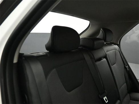 Used 2024 Kia Niro EX image 26