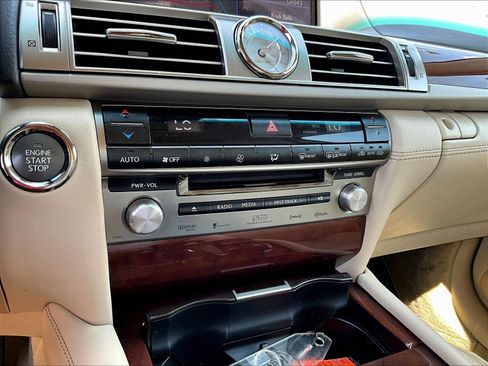 Used 2014 Lexus LS 460 AWD w/ Comfort Package image 15