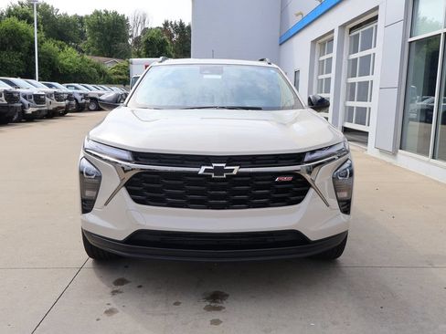 Certified 2026 Chevrolet Trax RS w/ Sunroof Package FWD image 5