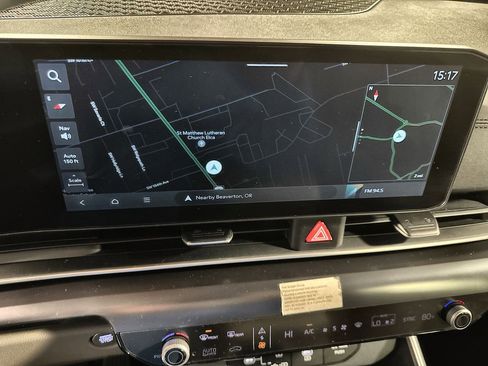 Used 2025 Kia Carnival image 25