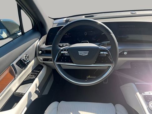 New 2026 Cadillac Vistiq Luxury image 34