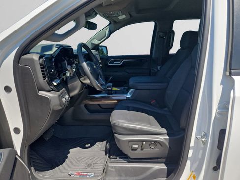 Used 2025 Chevrolet Silverado 1500 LT AWD/4WD image 9