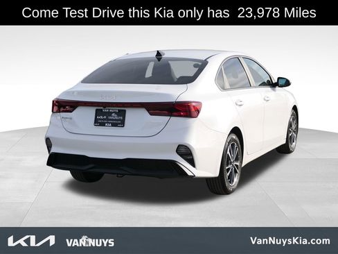Used 2023 Kia Forte LXS w/ LXS Technology Package image 3